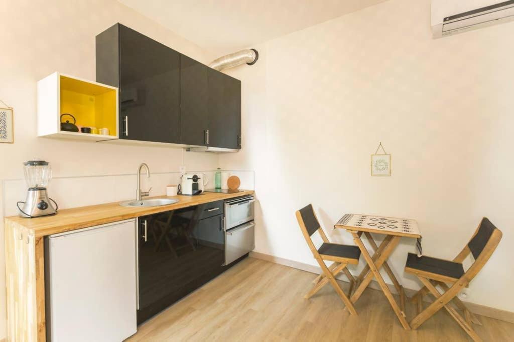 Mini Maison Ancienne Renovee +parking Apartment Avignon